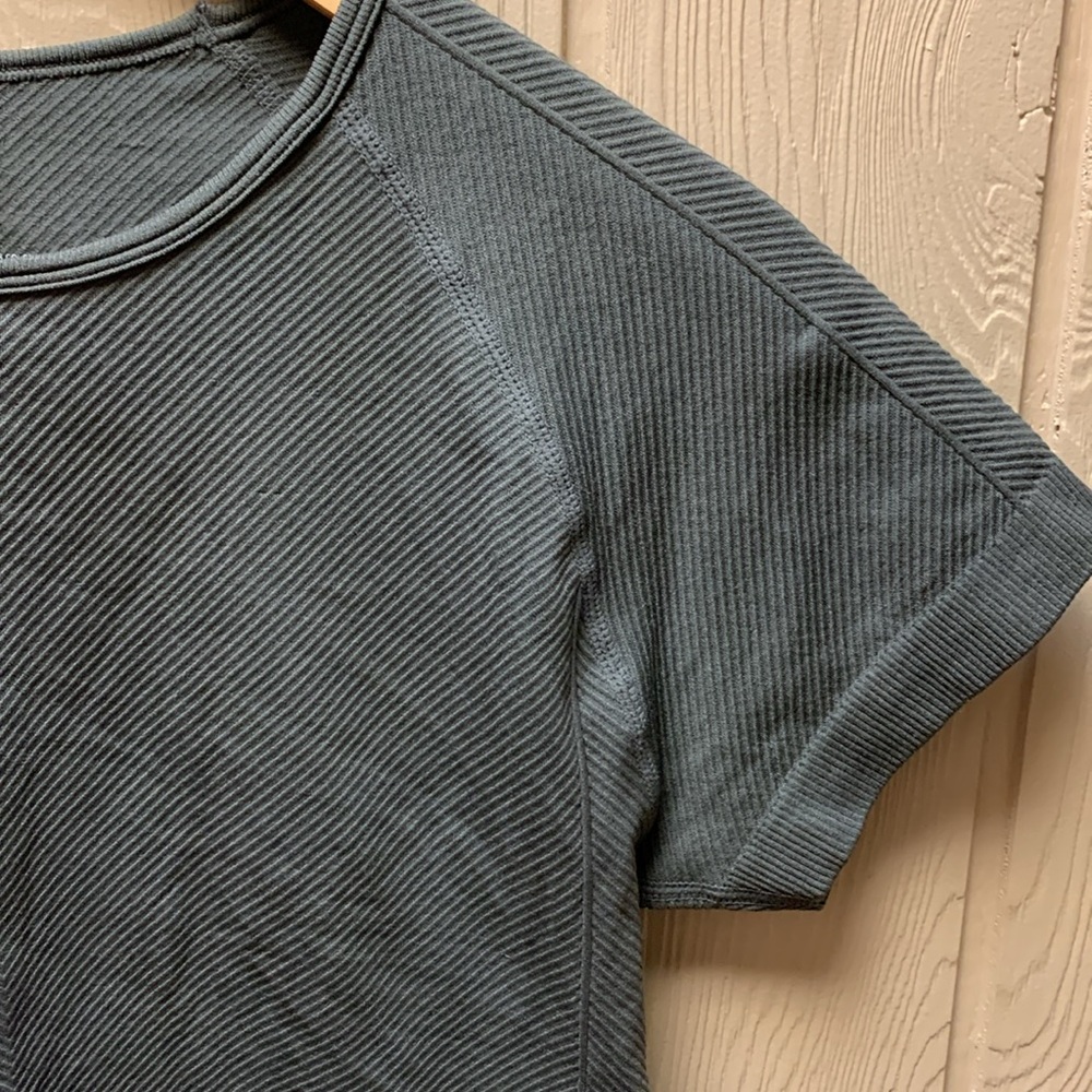 Work Out Top - Picture 4 of 11